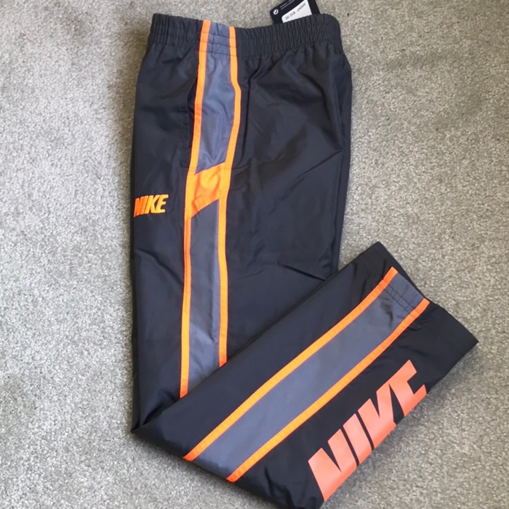 NIKE BOYS SIZE 4 CORE GFX LINED WIND PANT